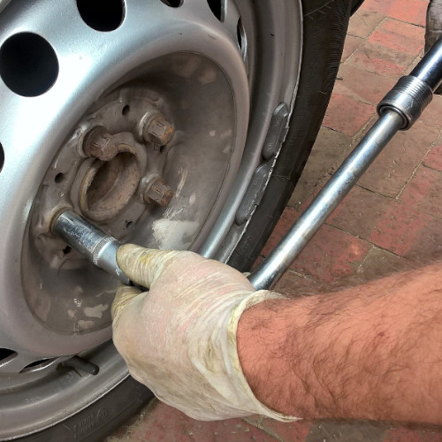 flat tire change service or repair services